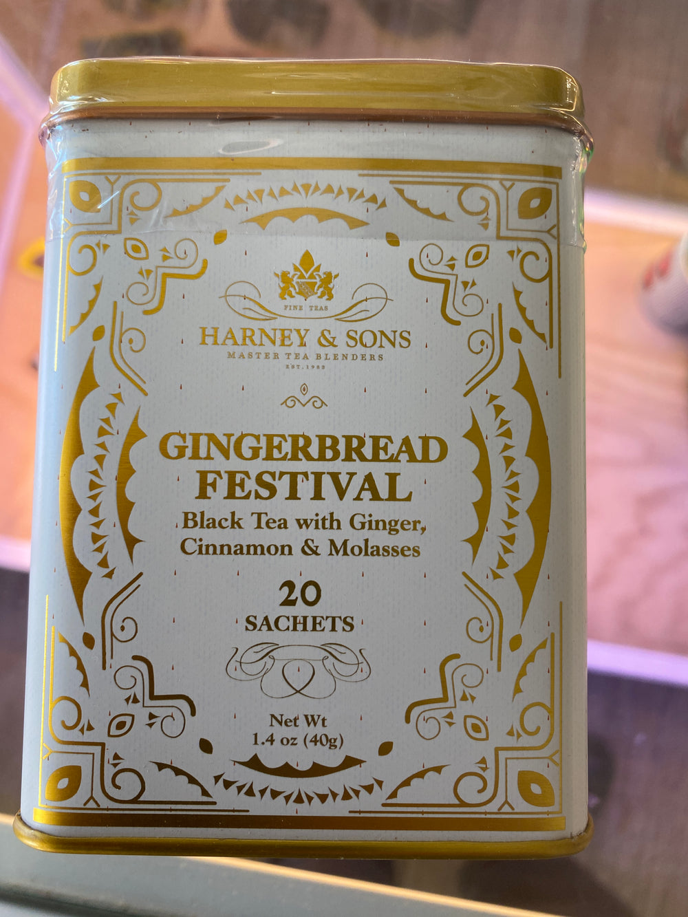 A tin of Westerlind's Gingerbread tea features black tea with ginger, cinnamon, and molasses. Contains 20 sachets, net weight 1.4 oz (40g).