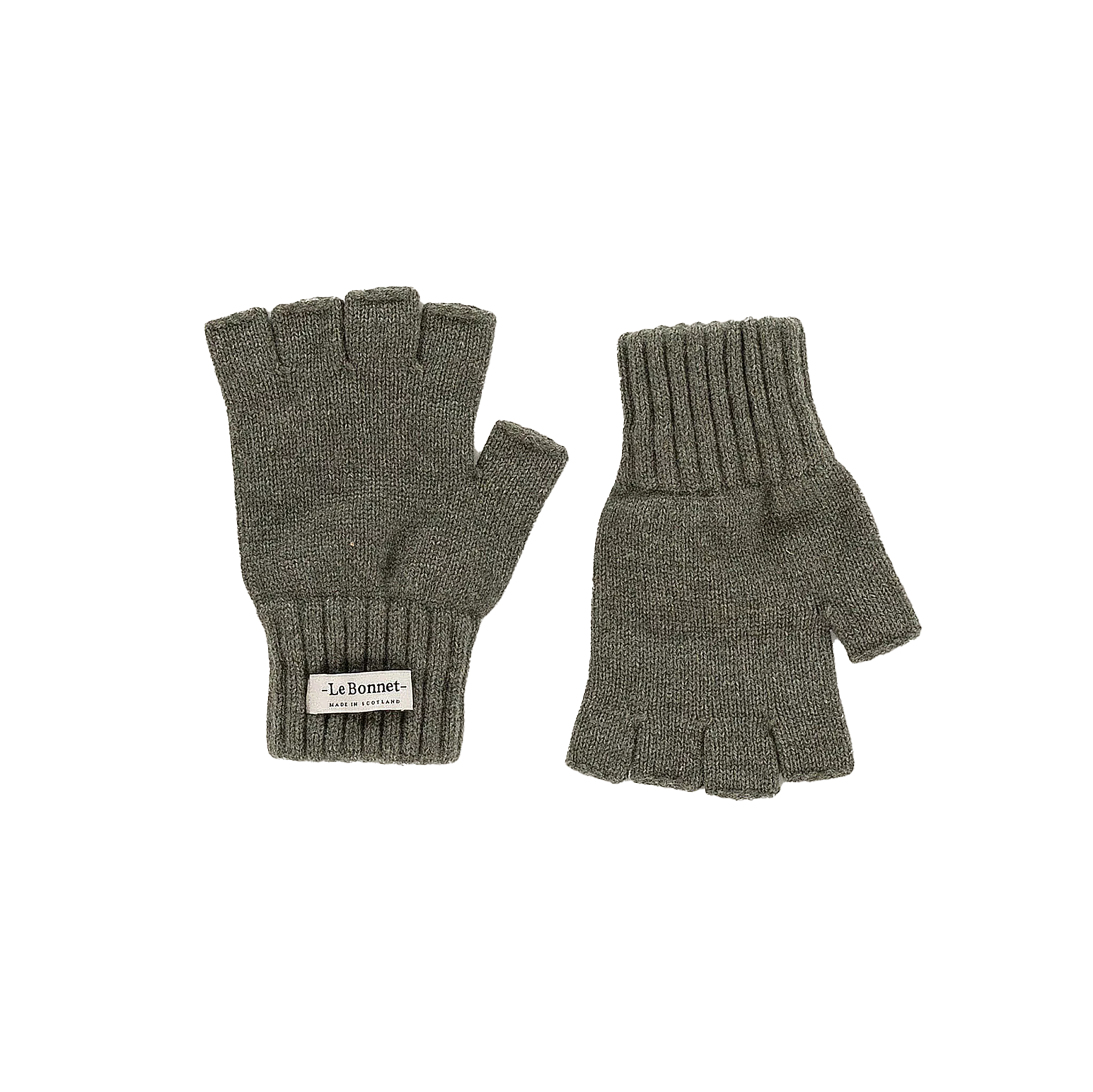 Le Bonnet's Fingerless Gloves are crafted from soft Merino wool in a sophisticated gray. With ribbed cuffs and a subtle brand label, these gloves serve as an ideal accessory for cold weather, capturing the essence of Scotland's timeless warmth.