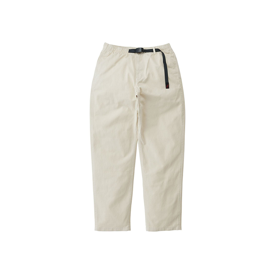 Discover comfort and style with Gramicci's beige pants made from organic cotton. Ideal for outdoor activities, they come with an elastic waistband and a sleek black adjustable belt for convenience.