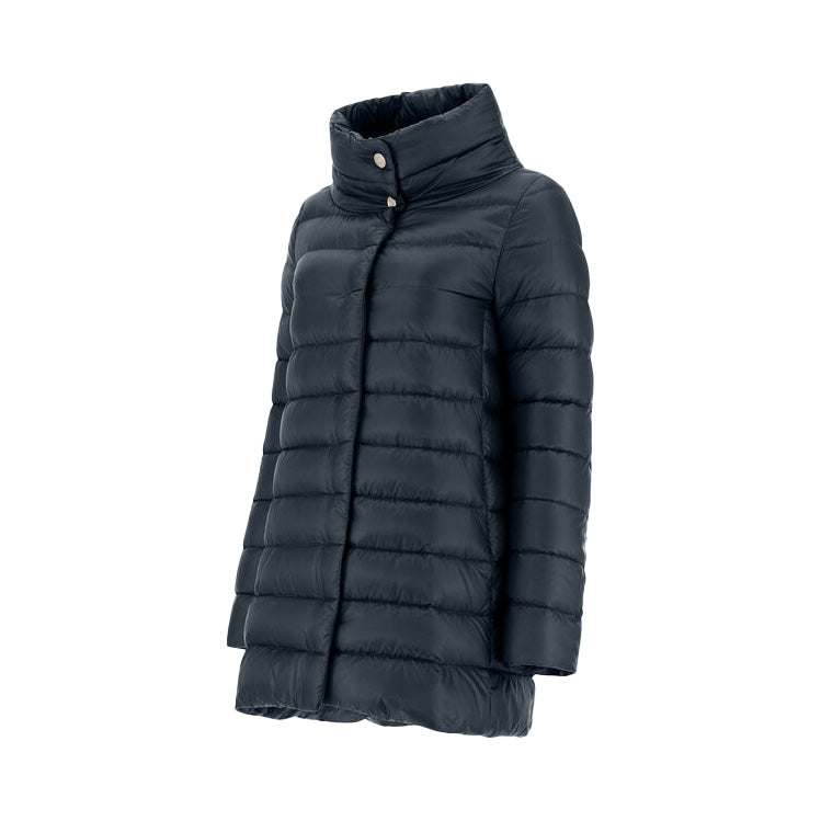 The Piumino Cappa Media Iconico Amelia by Herno is a navy, ultralight nylon winter coat filled with premium goose down. It offers warmth without weight and features a high collar and front buttons with WR treatment for protection against the elements, showcased from a slight angle.