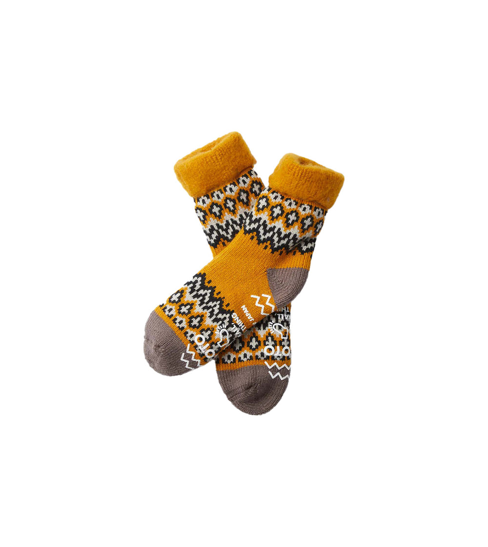 RoToTo's Comfy Room Socks boast a charming yellow and brown floral pattern with a vintage touch. Their non-slip design ensures secure and stylish steps.